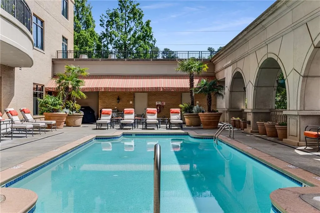 3286 Northside Parkway Nw Unit 903, Atlanta, Georgia 30327, 3 Bedrooms Bedrooms, ,2 BathroomsBathrooms,Residential,For Sale,3286 Northside Parkway Nw Unit 903,7571884