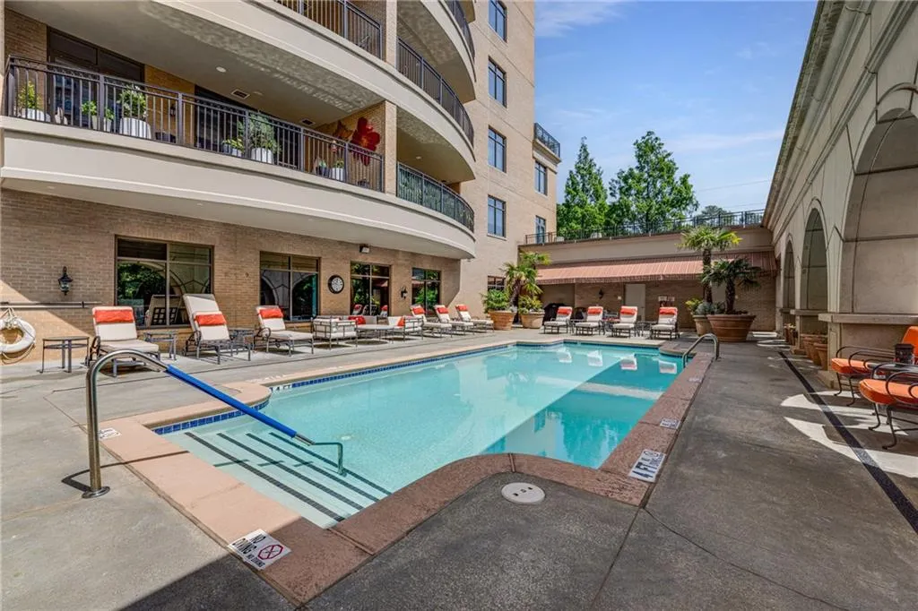 3286 Northside Parkway Nw Unit 903, Atlanta, Georgia 30327, 3 Bedrooms Bedrooms, ,2 BathroomsBathrooms,Residential,For Sale,3286 Northside Parkway Nw Unit 903,7571884