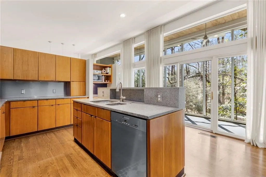 1105 Crest Valley Drive, Sandy Springs, Georgia 30327, 5 Bedrooms Bedrooms, ,4 BathroomsBathrooms,Residential,Sold,1105 Crest Valley Drive,7559839