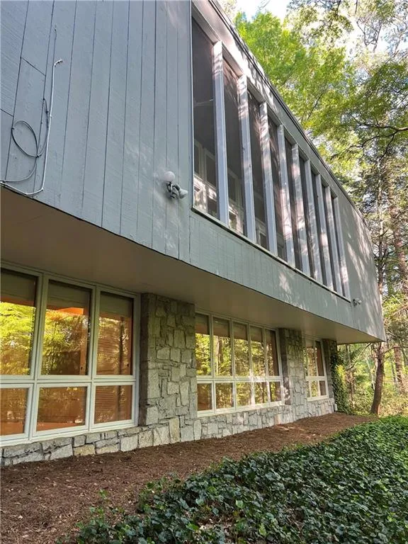 1105 Crest Valley Drive, Sandy Springs, Georgia 30327, 5 Bedrooms Bedrooms, ,4 BathroomsBathrooms,Residential,Sold,1105 Crest Valley Drive,7559839