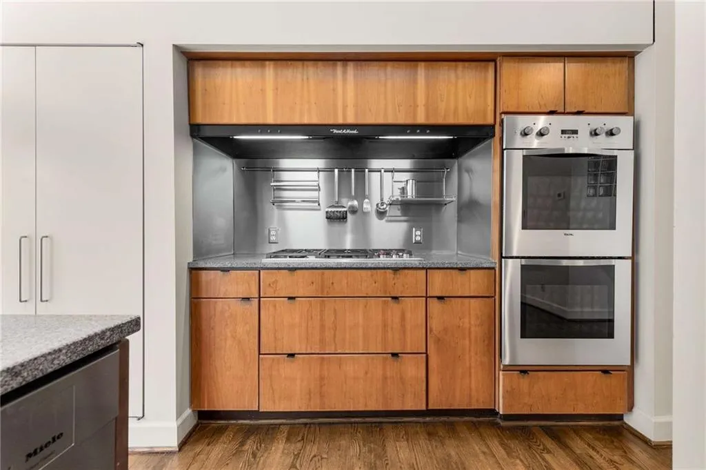 1105 Crest Valley Drive, Sandy Springs, Georgia 30327, 5 Bedrooms Bedrooms, ,4 BathroomsBathrooms,Residential,Sold,1105 Crest Valley Drive,7559839