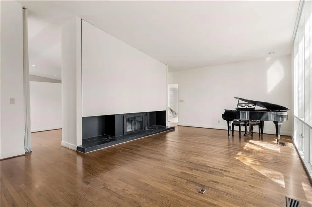 1105 Crest Valley Drive, Sandy Springs, Georgia 30327, 5 Bedrooms Bedrooms, ,4 BathroomsBathrooms,Residential,Sold,1105 Crest Valley Drive,7559839