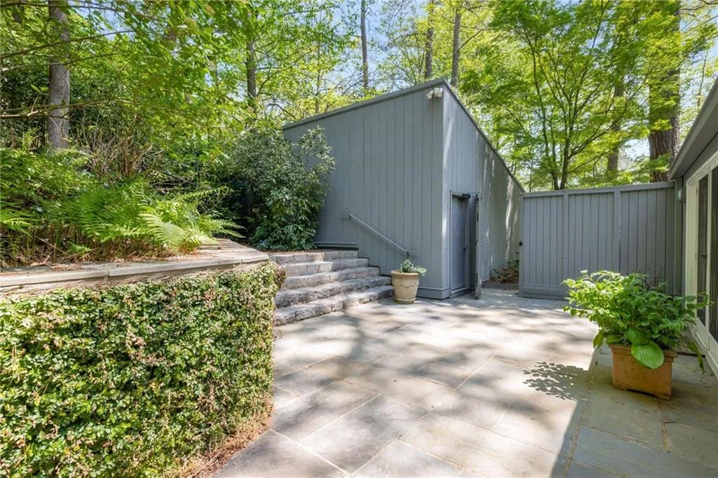 1105 Crest Valley Drive, Sandy Springs, Georgia 30327, 5 Bedrooms Bedrooms, ,4 BathroomsBathrooms,Residential,Sold,1105 Crest Valley Drive,7559839