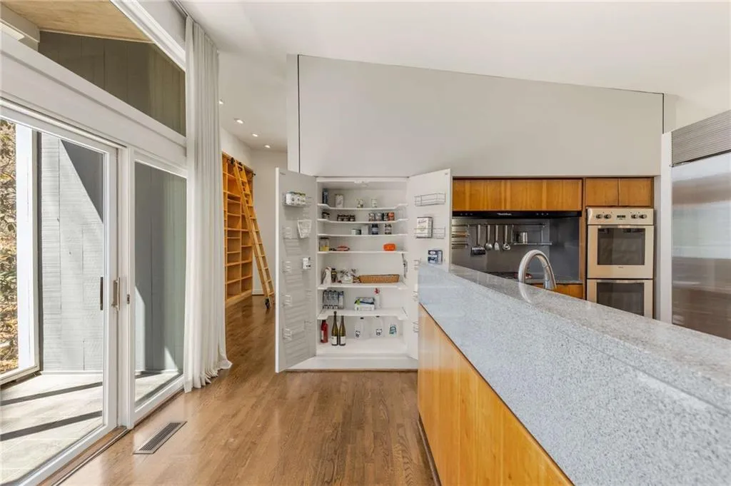 1105 Crest Valley Drive, Sandy Springs, Georgia 30327, 5 Bedrooms Bedrooms, ,4 BathroomsBathrooms,Residential,Sold,1105 Crest Valley Drive,7559839