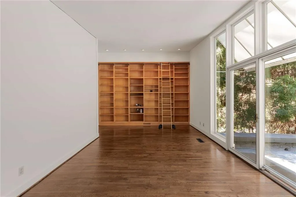 1105 Crest Valley Drive, Sandy Springs, Georgia 30327, 5 Bedrooms Bedrooms, ,4 BathroomsBathrooms,Residential,Sold,1105 Crest Valley Drive,7559839