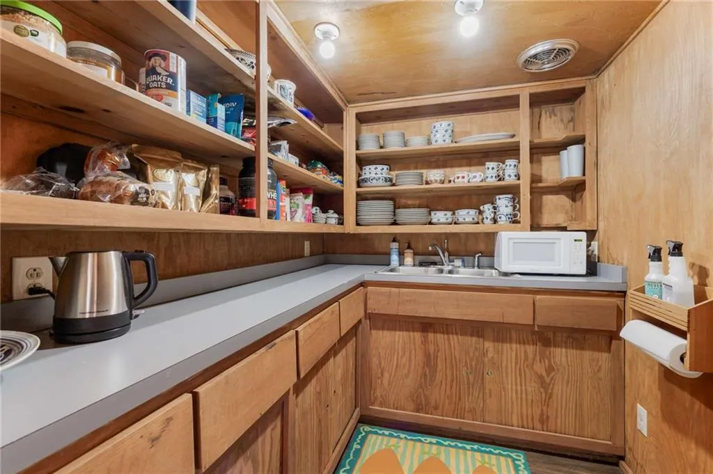 1105 Crest Valley Drive, Sandy Springs, Georgia 30327, 5 Bedrooms Bedrooms, ,4 BathroomsBathrooms,Residential,Sold,1105 Crest Valley Drive,7559839