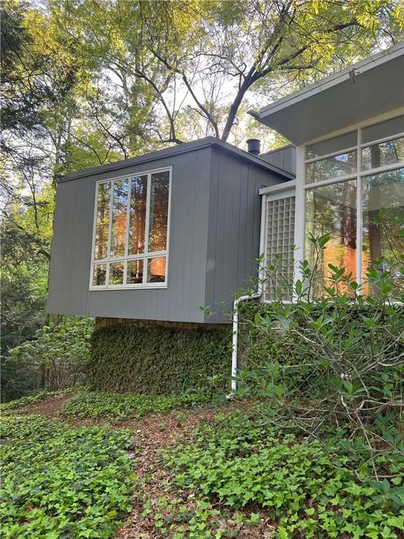 1105 Crest Valley Drive, Sandy Springs, Georgia 30327, 5 Bedrooms Bedrooms, ,4 BathroomsBathrooms,Residential,Sold,1105 Crest Valley Drive,7559839