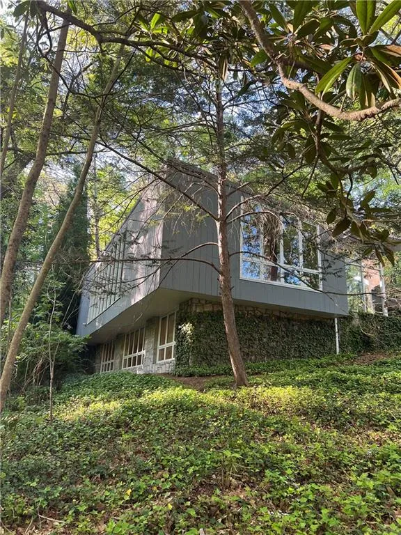 1105 Crest Valley Drive, Sandy Springs, Georgia 30327, 5 Bedrooms Bedrooms, ,4 BathroomsBathrooms,Residential,Sold,1105 Crest Valley Drive,7559839