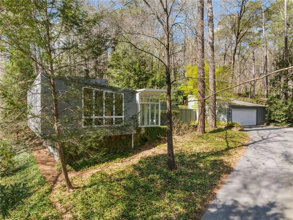 1105 Crest Valley Drive, Sandy Springs, Georgia 30327, 5 Bedrooms Bedrooms, ,4 BathroomsBathrooms,Residential,Sold,1105 Crest Valley Drive,7559839