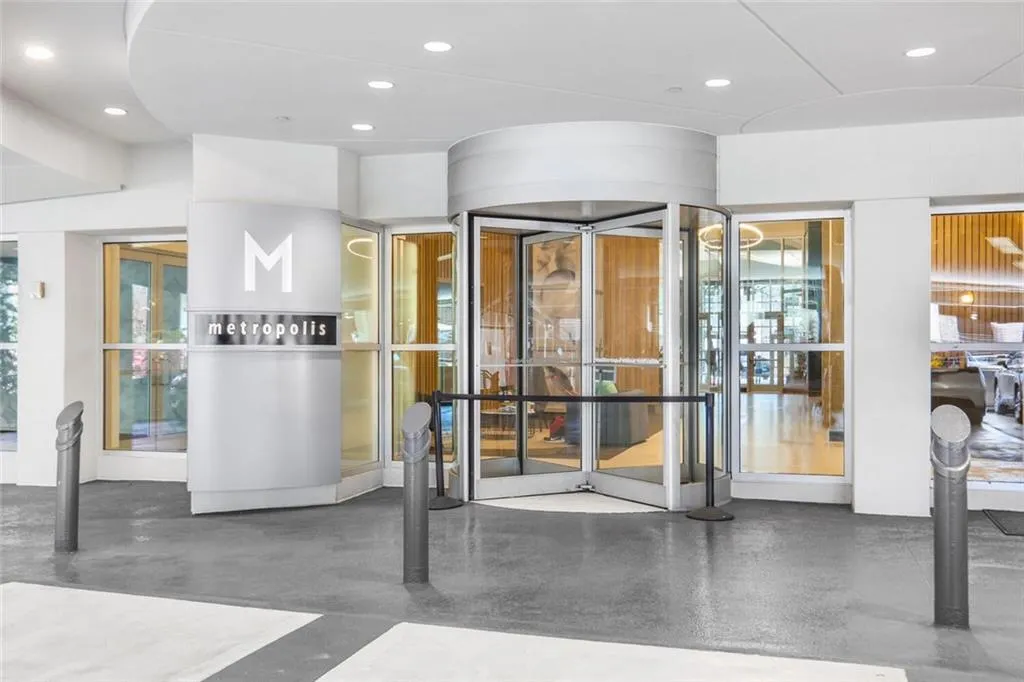 943 Peachtree Street Ne Unit 1003, Atlanta, Georgia 30309, 1 Bedroom Bedrooms, ,1 BathroomBathrooms,Residential,For Sale,943 Peachtree Street Ne Unit 1003,7547684
