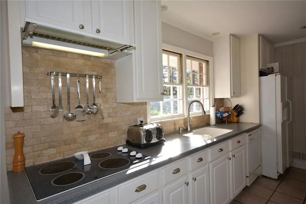 5592 Colton Drive, Sandy Springs, Georgia 30342, 4 Bedrooms Bedrooms, ,3 BathroomsBathrooms,Residential,Sold,5592 Colton Drive,5637539