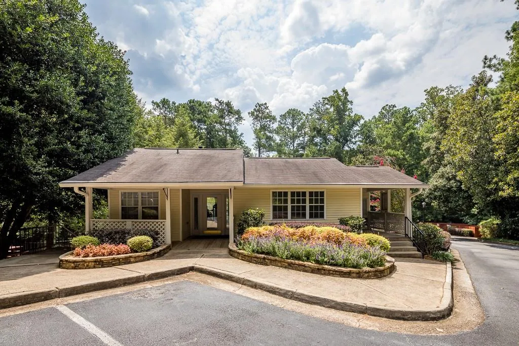6802 Glenridge Drive Unit B, Sandy Springs, Georgia 30328, 2 Bedrooms Bedrooms, ,2 BathroomsBathrooms,Residential,Sold,6802 Glenridge Drive Unit B,6595911