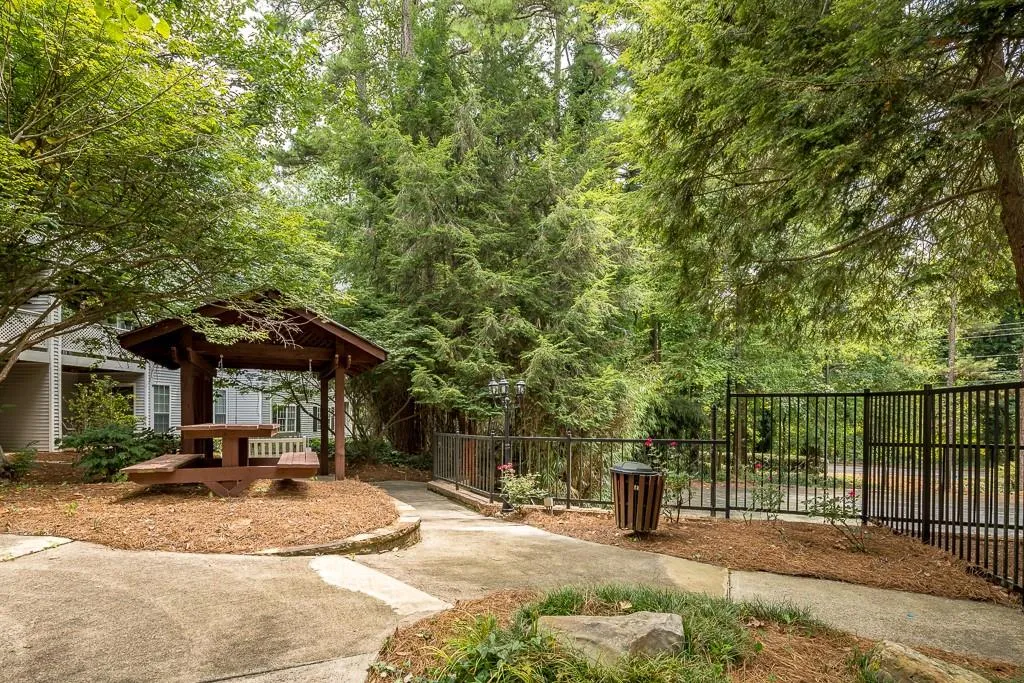 6802 Glenridge Drive Unit B, Sandy Springs, Georgia 30328, 2 Bedrooms Bedrooms, ,2 BathroomsBathrooms,Residential,Sold,6802 Glenridge Drive Unit B,6595911