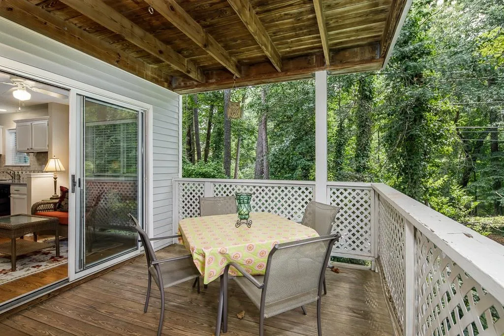 6802 Glenridge Drive Unit B, Sandy Springs, Georgia 30328, 2 Bedrooms Bedrooms, ,2 BathroomsBathrooms,Residential,Sold,6802 Glenridge Drive Unit B,6595911