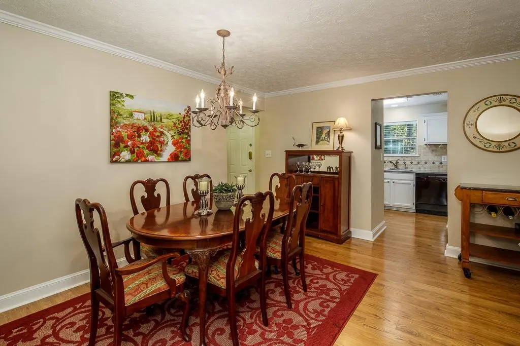 6802 Glenridge Drive Unit B, Sandy Springs, Georgia 30328, 2 Bedrooms Bedrooms, ,2 BathroomsBathrooms,Residential,Sold,6802 Glenridge Drive Unit B,6595911