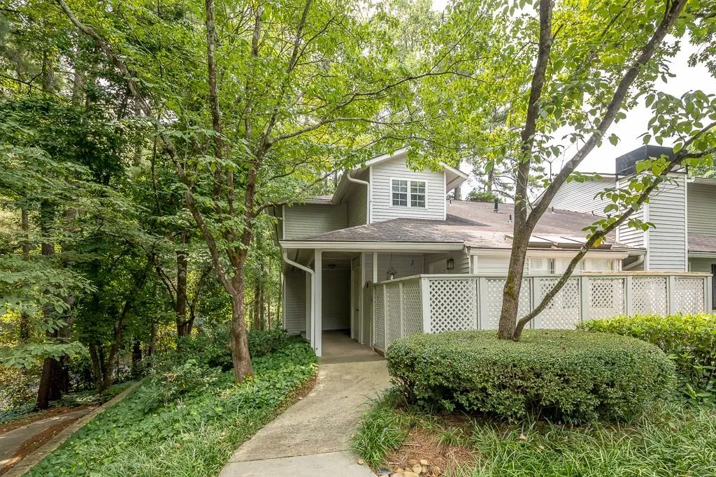 6802 Glenridge Drive Unit B, Sandy Springs, Georgia 30328, 2 Bedrooms Bedrooms, ,2 BathroomsBathrooms,Residential,Sold,6802 Glenridge Drive Unit B,6595911