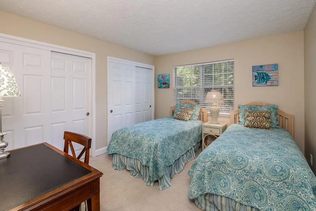 6802 Glenridge Drive Unit B, Sandy Springs, Georgia 30328, 2 Bedrooms Bedrooms, ,2 BathroomsBathrooms,Residential,Sold,6802 Glenridge Drive Unit B,6595911