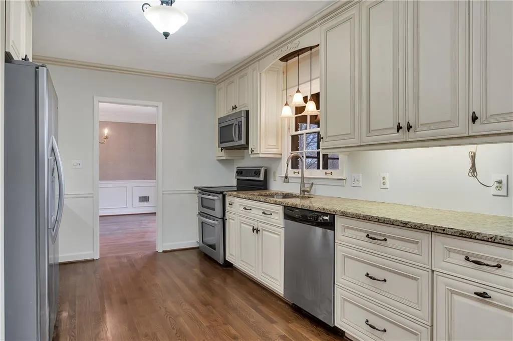 335 Cannady Court, Sandy Springs, Georgia 30350, 5 Bedrooms Bedrooms, ,4 BathroomsBathrooms,Residential,Sold,335 Cannady Court,6730951