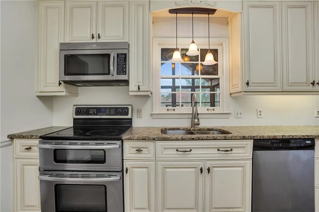 335 Cannady Court, Sandy Springs, Georgia 30350, 5 Bedrooms Bedrooms, ,4 BathroomsBathrooms,Residential,Sold,335 Cannady Court,6730951