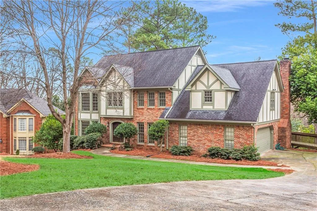 335 Cannady Court, Sandy Springs, Georgia 30350, 5 Bedrooms Bedrooms, ,4 BathroomsBathrooms,Residential,Sold,335 Cannady Court,6730951