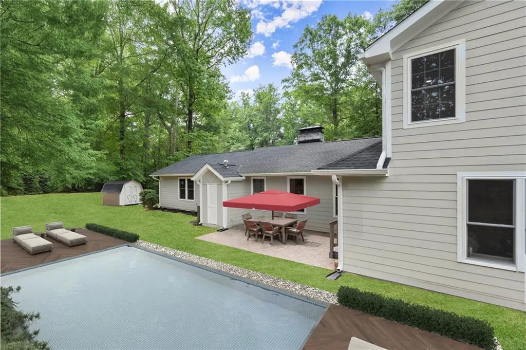 Virtually staged pool for ideas
