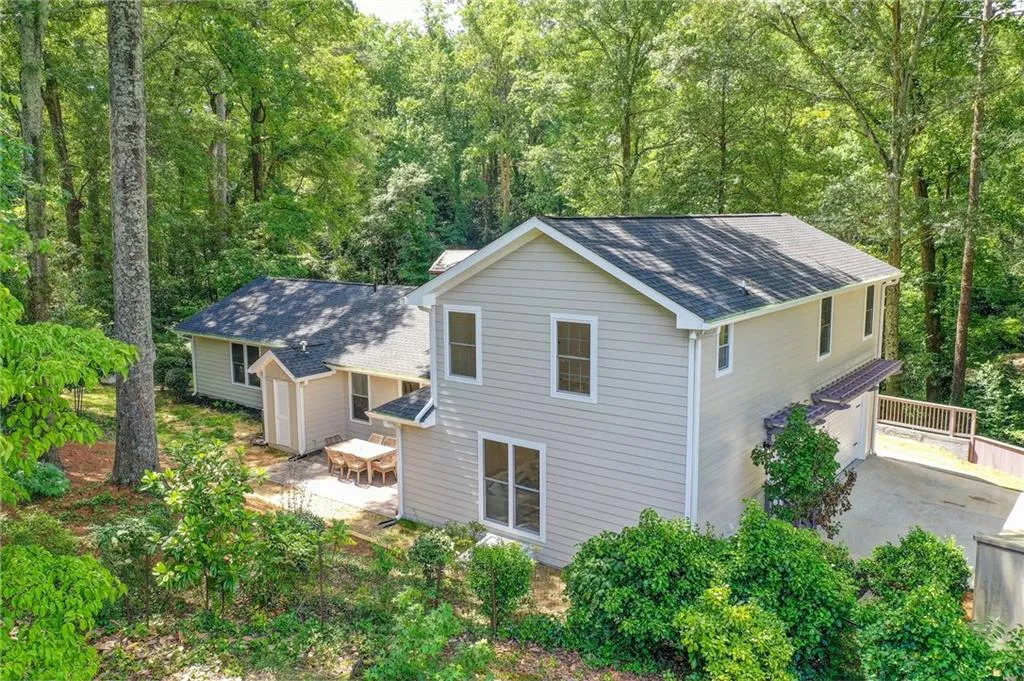 6405 Cherry Tree Lane, Atlanta, Georgia 30328, 5 Bedrooms Bedrooms, ,3 BathroomsBathrooms,Residential,For Sale,6405 Cherry Tree Lane,7615364