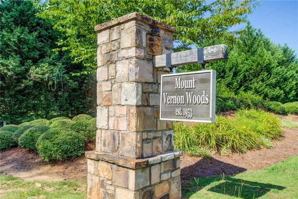 Welcome to Mount Vernon Woods Amenities