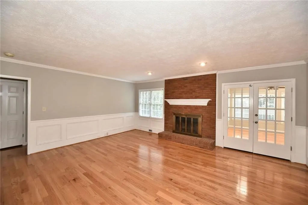 315 Cannady Court, Sandy Springs, Georgia 30350, 6 Bedrooms Bedrooms, ,4 BathroomsBathrooms,Residential,Sold,315 Cannady Court,5699351