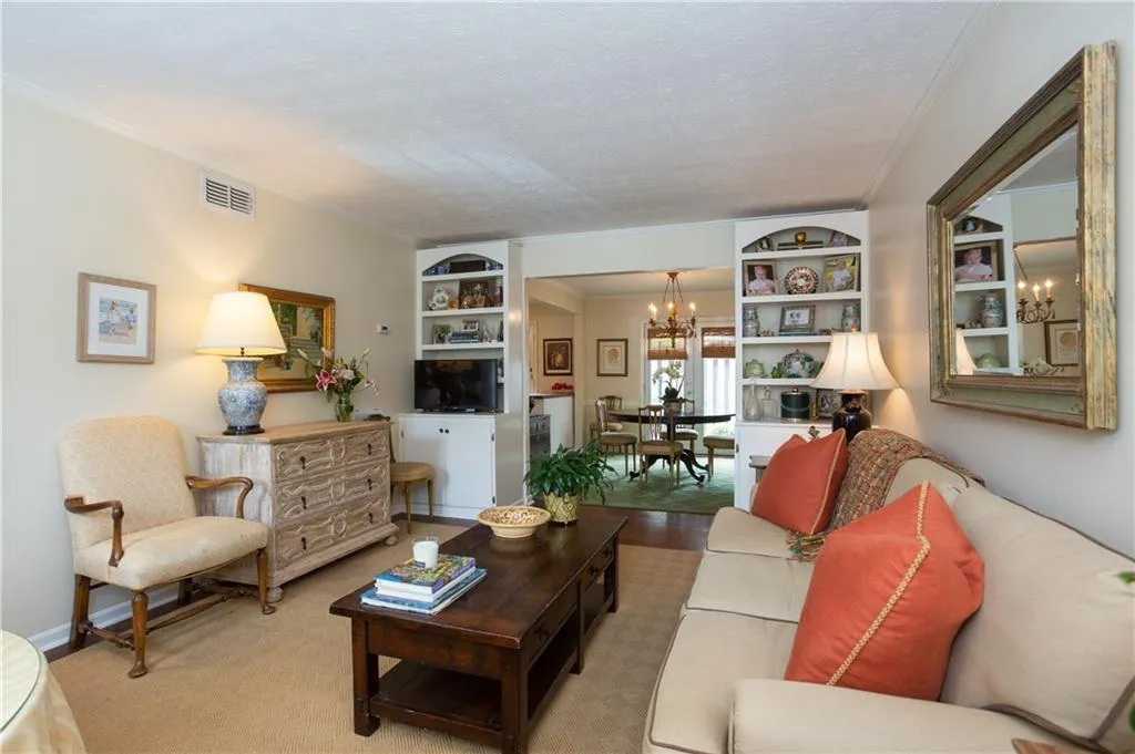 13 George Wythe Place Nw, Atlanta, Georgia 30318, 2 Bedrooms Bedrooms, ,2 BathroomsBathrooms,Residential,Sold,13 George Wythe Place Nw,6012832