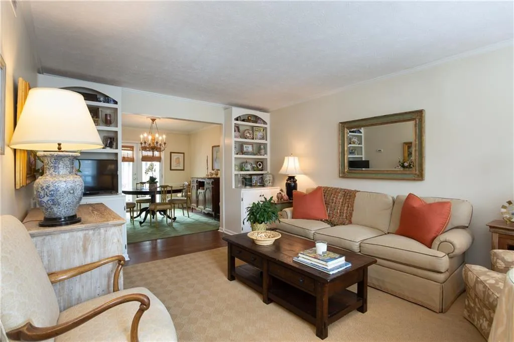 13 George Wythe Place Nw, Atlanta, Georgia 30318, 2 Bedrooms Bedrooms, ,2 BathroomsBathrooms,Residential,Sold,13 George Wythe Place Nw,6012832