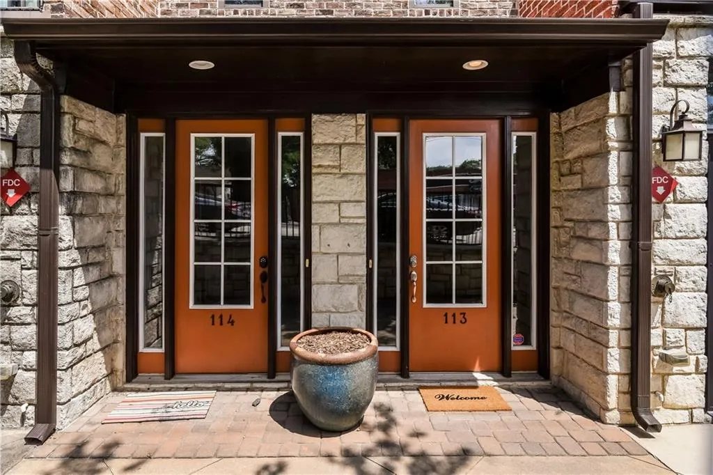 1199 Huff Road Nw Unit 113, Atlanta, Georgia 30318, 3 Bedrooms Bedrooms, ,3 BathroomsBathrooms,Residential,Sold,1199 Huff Road Nw Unit 113,5850402