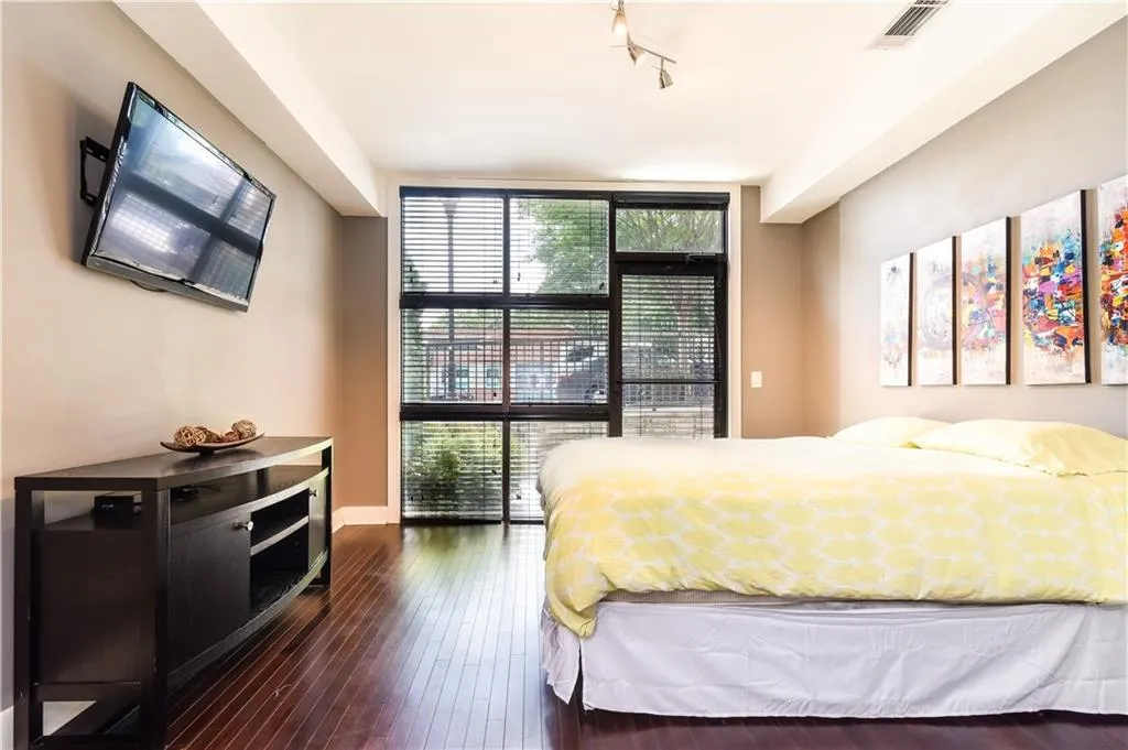 1199 Huff Road Nw Unit 113, Atlanta, Georgia 30318, 3 Bedrooms Bedrooms, ,3 BathroomsBathrooms,Residential,Sold,1199 Huff Road Nw Unit 113,5850402