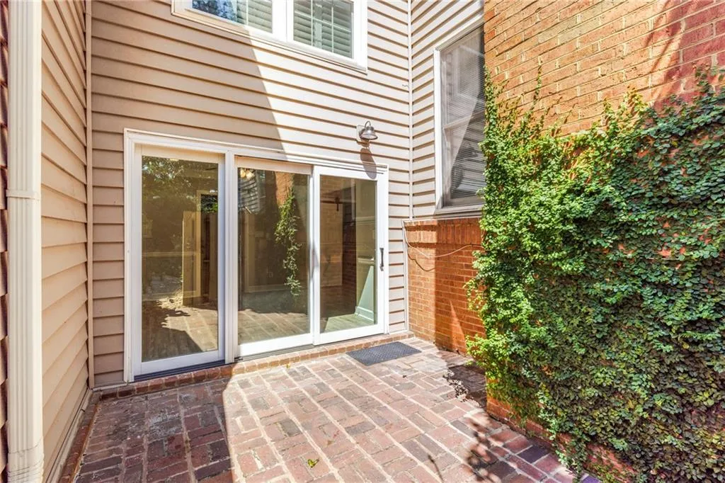 109 Mount Vernon Circle, Sandy Springs, Georgia 30338, 2 Bedrooms Bedrooms, ,2 BathroomsBathrooms,Residential,For Sale,109 Mount Vernon Circle,7651384