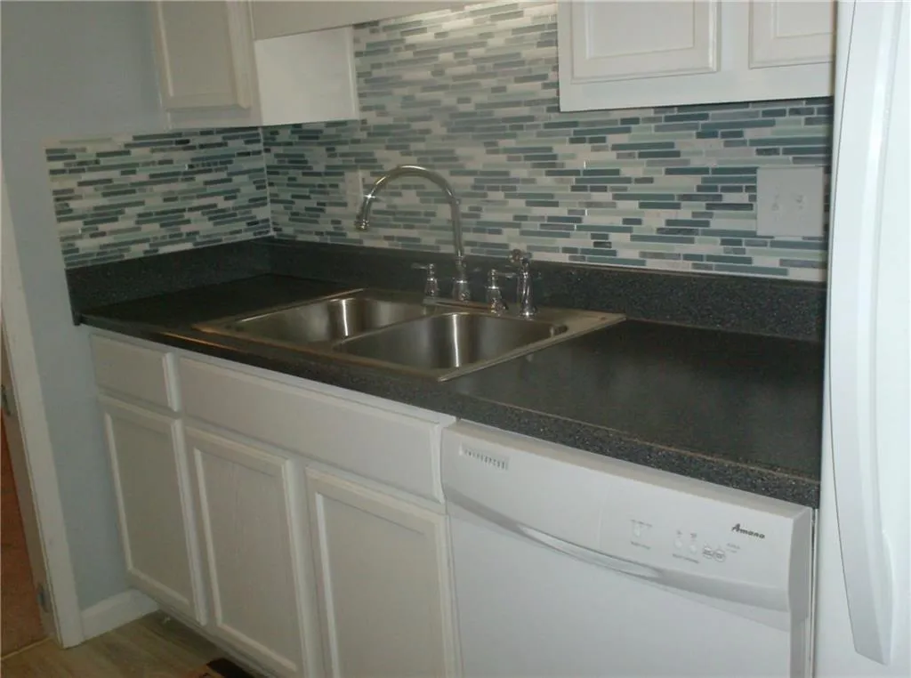 402 Gettysburg Place Unit 402, Sandy Springs, Georgia 30350, 2 Bedrooms Bedrooms, ,2 BathroomsBathrooms,Residential,Sold,402 Gettysburg Place Unit 402,5700443