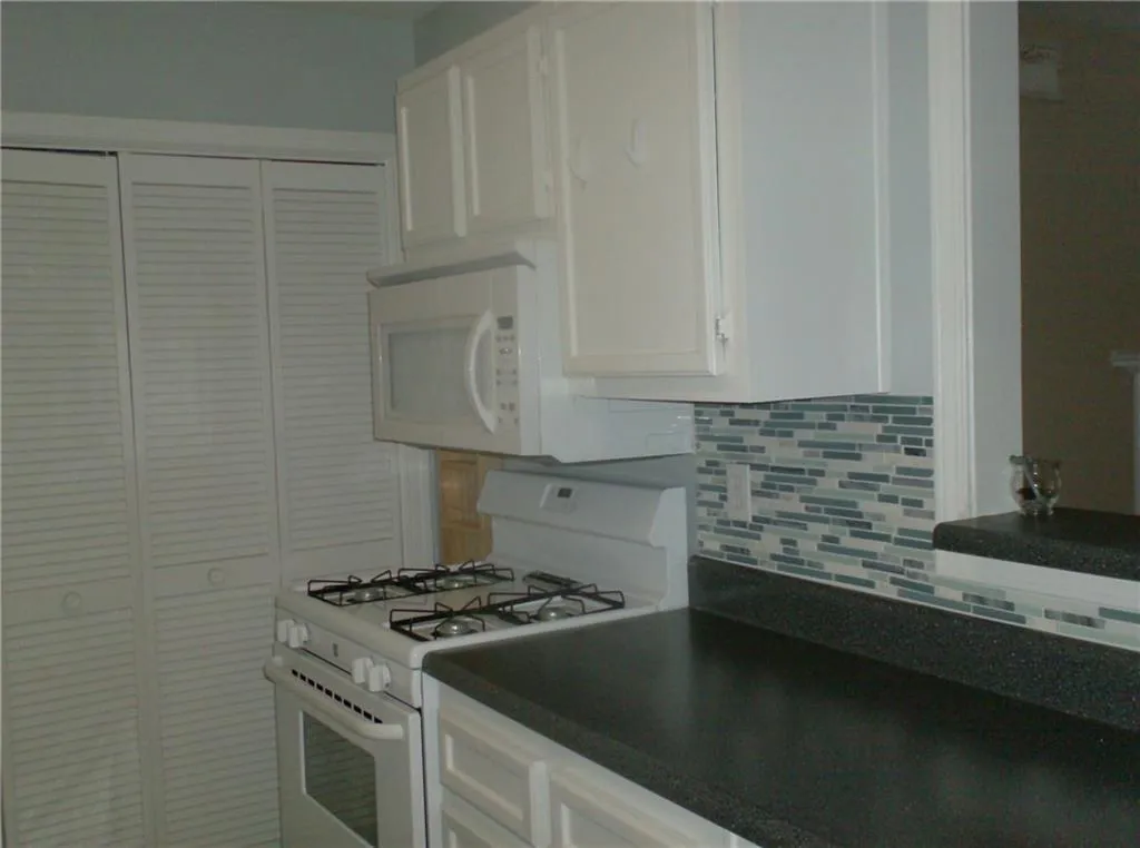 402 Gettysburg Place Unit 402, Sandy Springs, Georgia 30350, 2 Bedrooms Bedrooms, ,2 BathroomsBathrooms,Residential,Sold,402 Gettysburg Place Unit 402,5700443