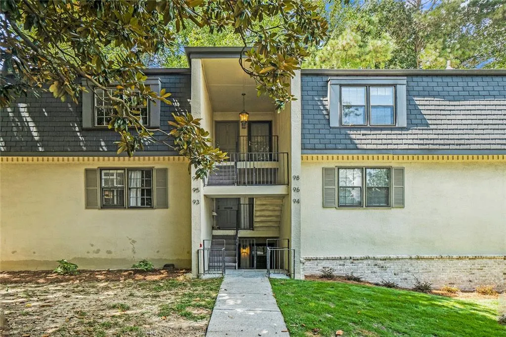 94 Rosaire Place Nw, Atlanta, Georgia 30327, 1 Bedroom Bedrooms, ,1 BathroomBathrooms,Residential,For Sale,94 Rosaire Place Nw,7633505