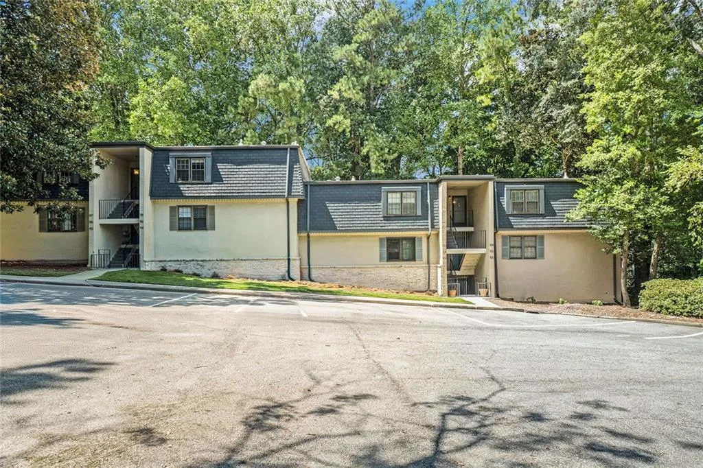 94 Rosaire Place Nw, Atlanta, Georgia 30327, 1 Bedroom Bedrooms, ,1 BathroomBathrooms,Residential,For Sale,94 Rosaire Place Nw,7633505