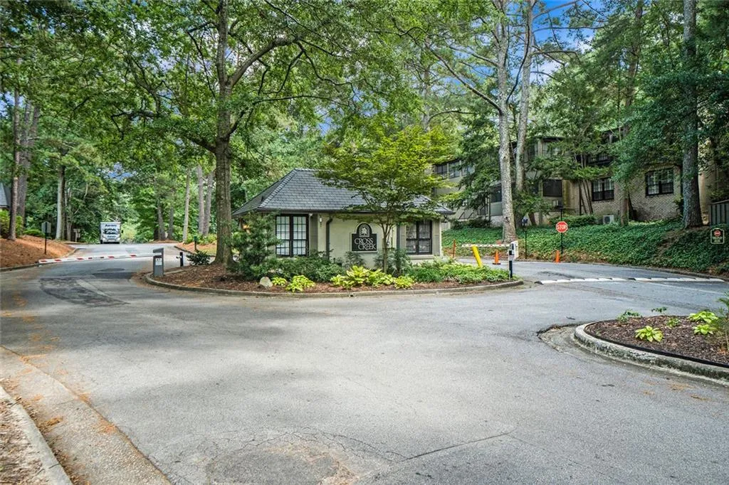 94 Rosaire Place Nw, Atlanta, Georgia 30327, 1 Bedroom Bedrooms, ,1 BathroomBathrooms,Residential,For Sale,94 Rosaire Place Nw,7633505