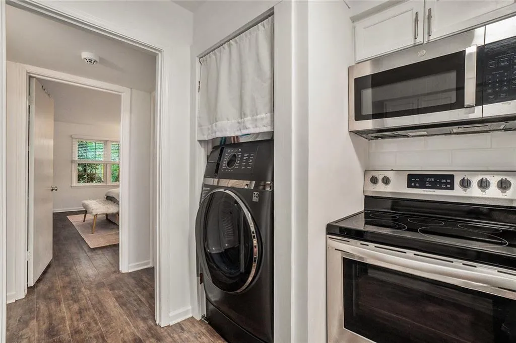 94 Rosaire Place Nw, Atlanta, Georgia 30327, 1 Bedroom Bedrooms, ,1 BathroomBathrooms,Residential,For Sale,94 Rosaire Place Nw,7633505