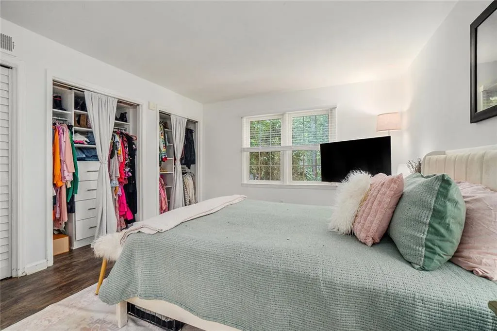 94 Rosaire Place Nw, Atlanta, Georgia 30327, 1 Bedroom Bedrooms, ,1 BathroomBathrooms,Residential,For Sale,94 Rosaire Place Nw,7633505