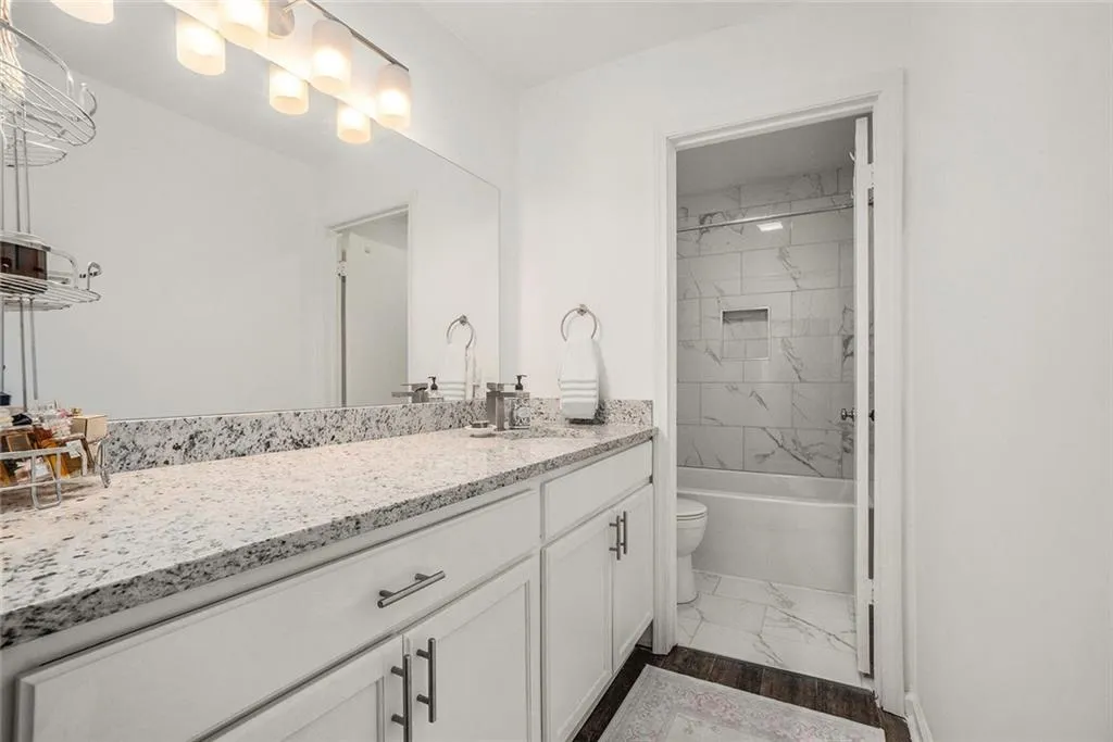 94 Rosaire Place Nw, Atlanta, Georgia 30327, 1 Bedroom Bedrooms, ,1 BathroomBathrooms,Residential,For Sale,94 Rosaire Place Nw,7633505