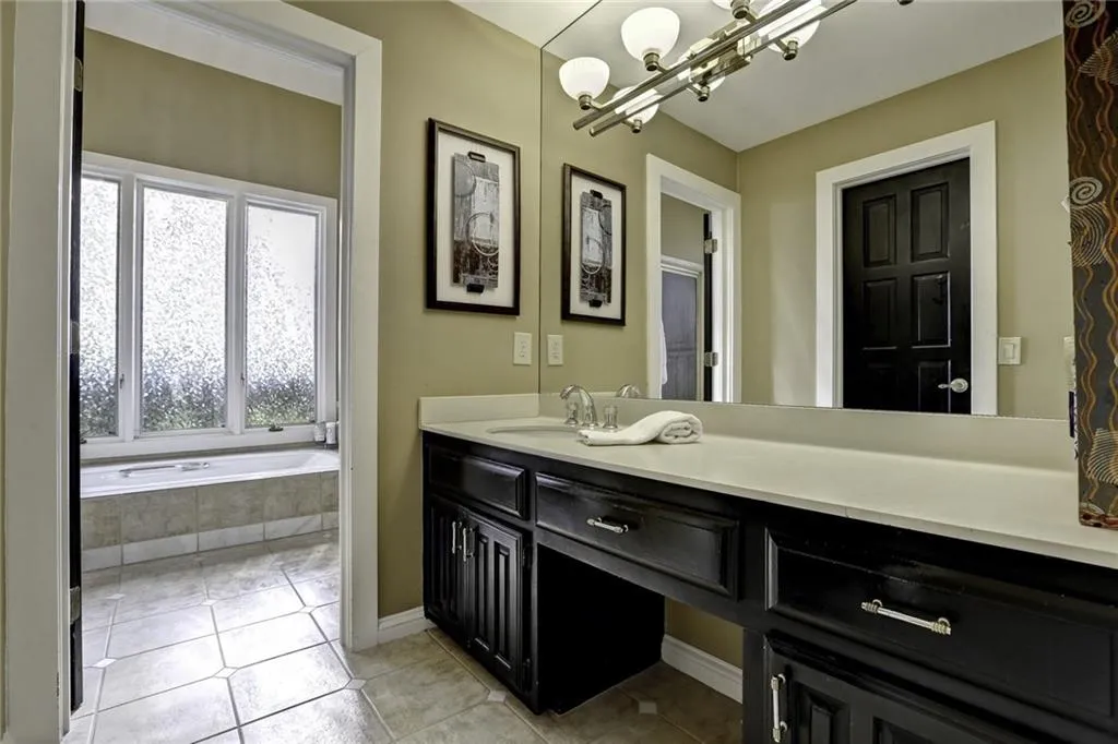 515 Cutwater Trail, Sandy Springs, Georgia 30328, 5 Bedrooms Bedrooms, ,4 BathroomsBathrooms,Residential,Sold,515 Cutwater Trail,5772024