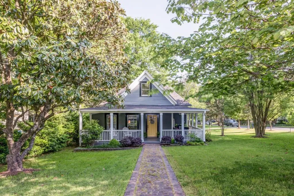 2929 Layton Avenue Nw, Atlanta, Georgia 30318, 3 Bedrooms Bedrooms, ,3 BathroomsBathrooms,Residential,Sold,2929 Layton Avenue Nw,5695383
