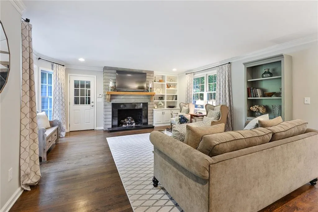 630 Bridgewater Drive, Sandy Springs, Georgia 30328, 4 Bedrooms Bedrooms, ,4 BathroomsBathrooms,Residential,Sold,630 Bridgewater Drive,6776390