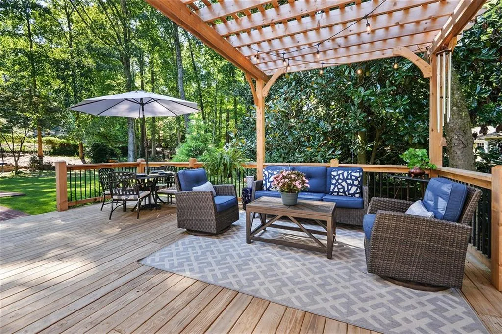 630 Bridgewater Drive, Sandy Springs, Georgia 30328, 4 Bedrooms Bedrooms, ,4 BathroomsBathrooms,Residential,Sold,630 Bridgewater Drive,6776390