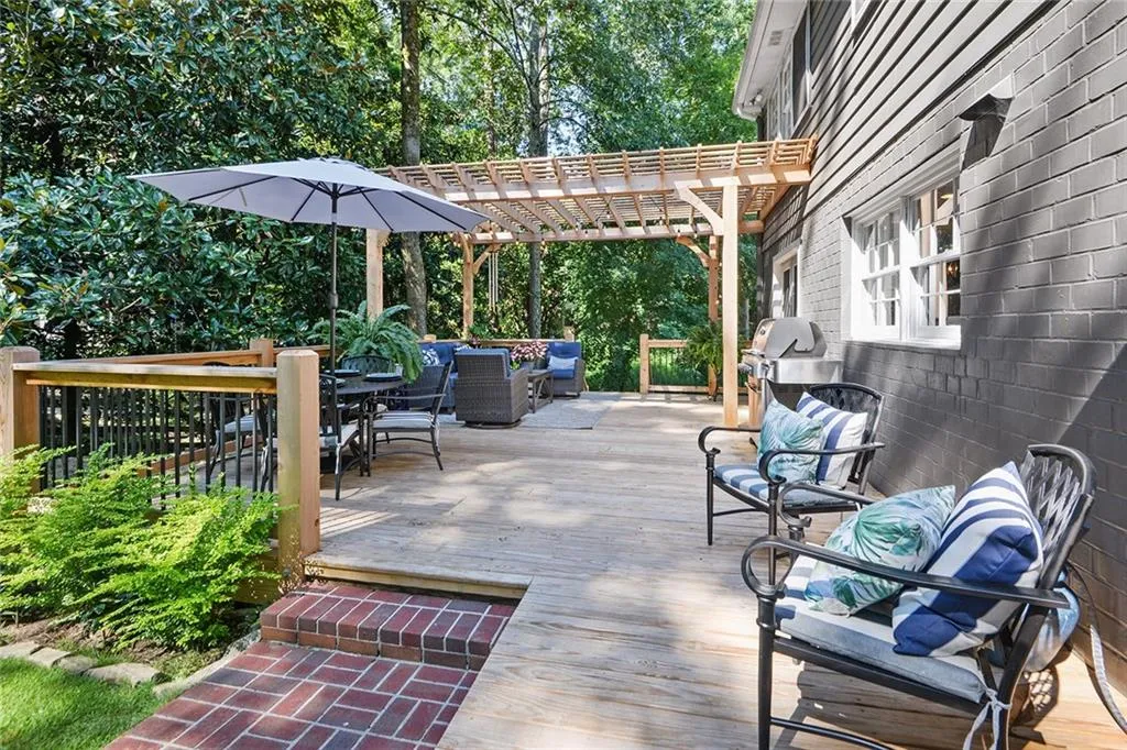 630 Bridgewater Drive, Sandy Springs, Georgia 30328, 4 Bedrooms Bedrooms, ,4 BathroomsBathrooms,Residential,Sold,630 Bridgewater Drive,6776390