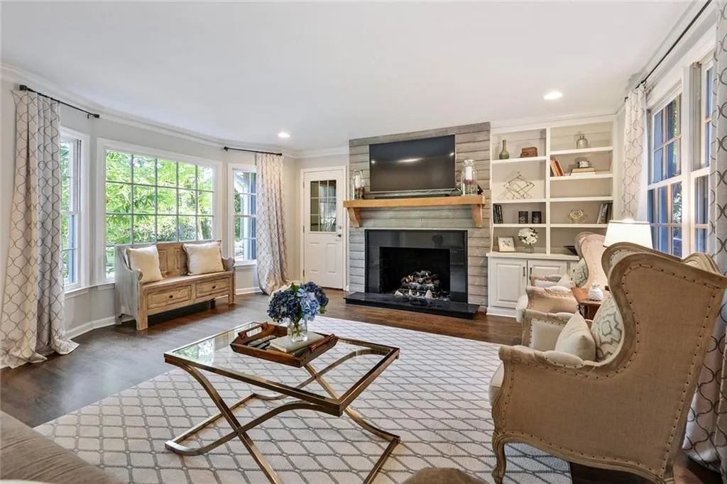 630 Bridgewater Drive, Sandy Springs, Georgia 30328, 4 Bedrooms Bedrooms, ,4 BathroomsBathrooms,Residential,Sold,630 Bridgewater Drive,6776390