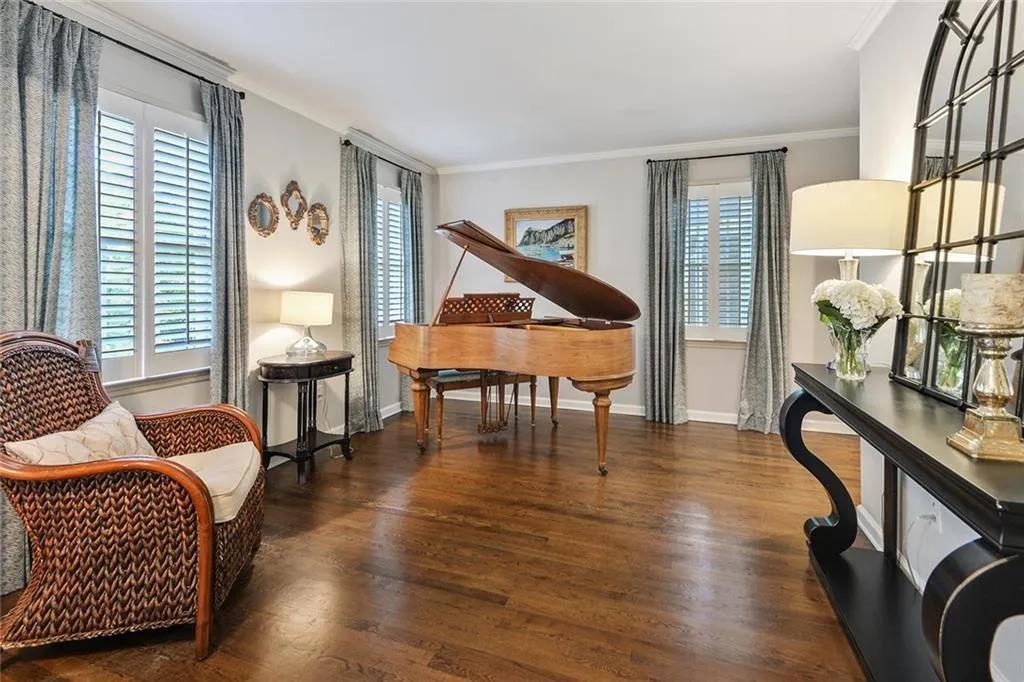 630 Bridgewater Drive, Sandy Springs, Georgia 30328, 4 Bedrooms Bedrooms, ,4 BathroomsBathrooms,Residential,Sold,630 Bridgewater Drive,6776390