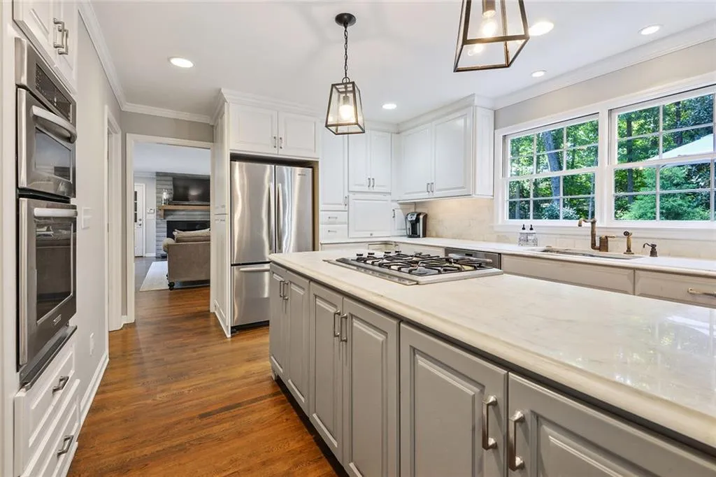630 Bridgewater Drive, Sandy Springs, Georgia 30328, 4 Bedrooms Bedrooms, ,4 BathroomsBathrooms,Residential,Sold,630 Bridgewater Drive,6776390