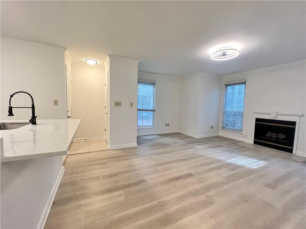 125 Granville Court, Atlanta, Georgia 30328, 1 Bedroom Bedrooms, ,1 BathroomBathrooms,Residential,For Sale,125 Granville Court,7737935